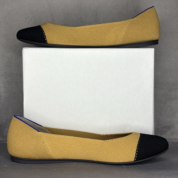 🔥🔥🔥Rothy's Women's Tan and Black Flats Size: 10.5🔥🔥🔥 - Picture 2 of 7